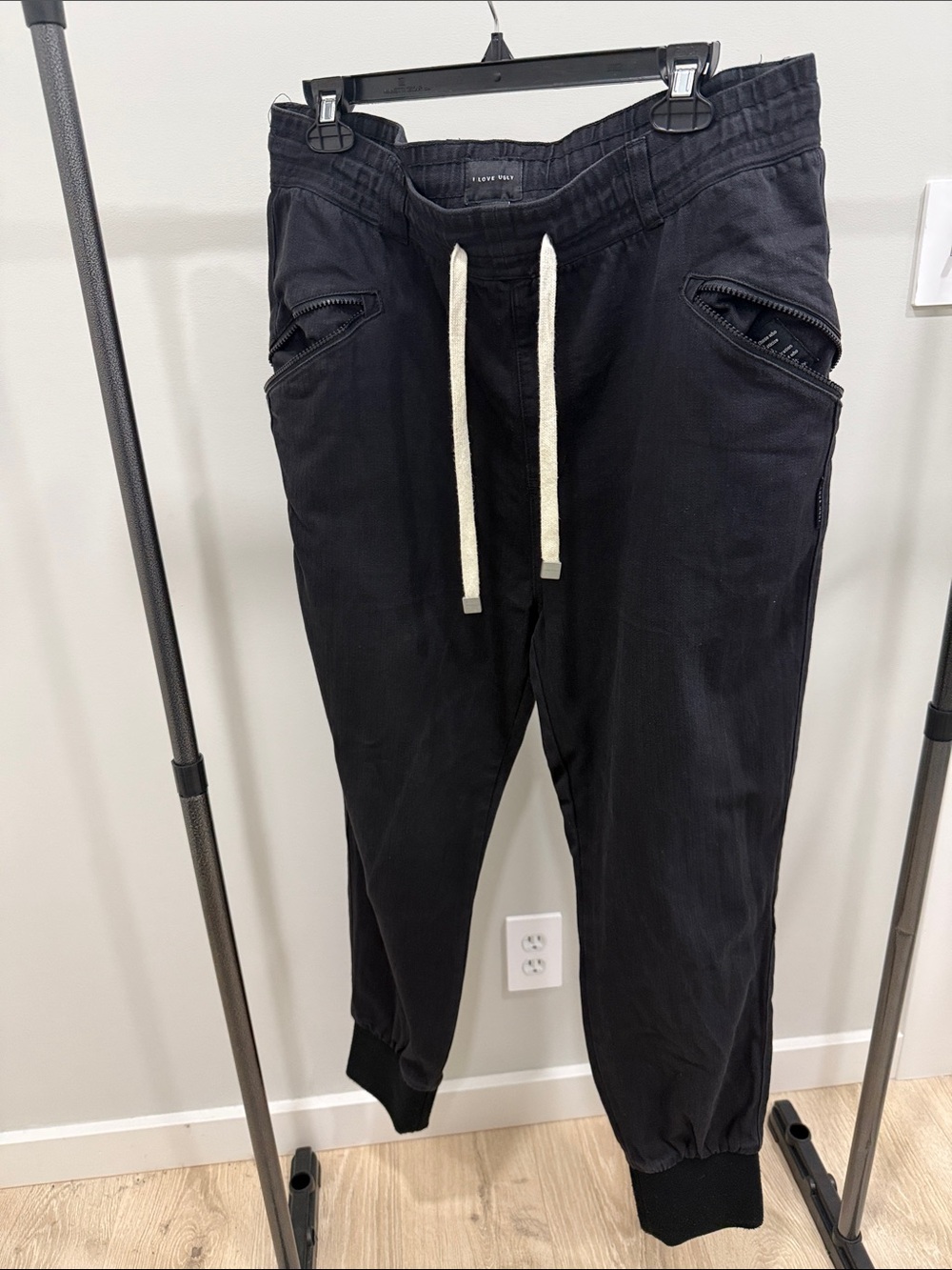 Men's Black Zip-Pocket Drawstring Joggers